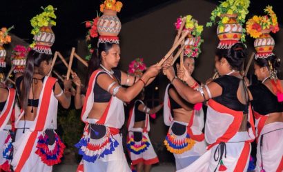 Danza Tharu Chitwan, India