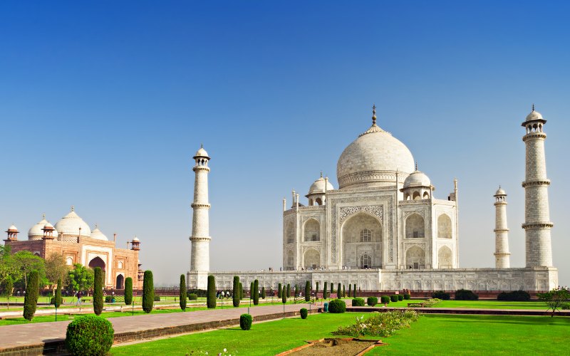 Agra per l'iconico Taj Mahal